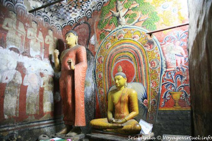Statues of Buddhas Cave Devaraja lena, Raja Maha Vihara, Dambulla - Sri Lanka Ceylon