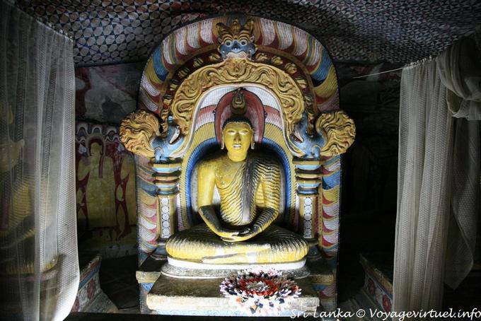 Dragon figures on Makara Torana, Pacchima Viharaya, Golden Temple, Dambulla - Sri Lanka Ceylon