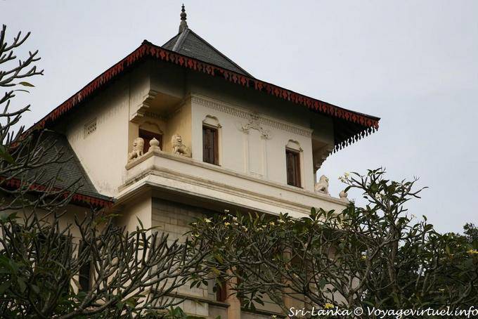 House with lion sculptures on the balcony, Kandy - Sri Lanka Ceylon