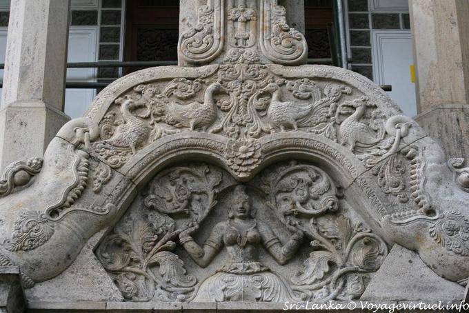 Ark to external kandy dragons style, Sri Dalada Maligawa, Kandy - Sri Lanka Ceylon
