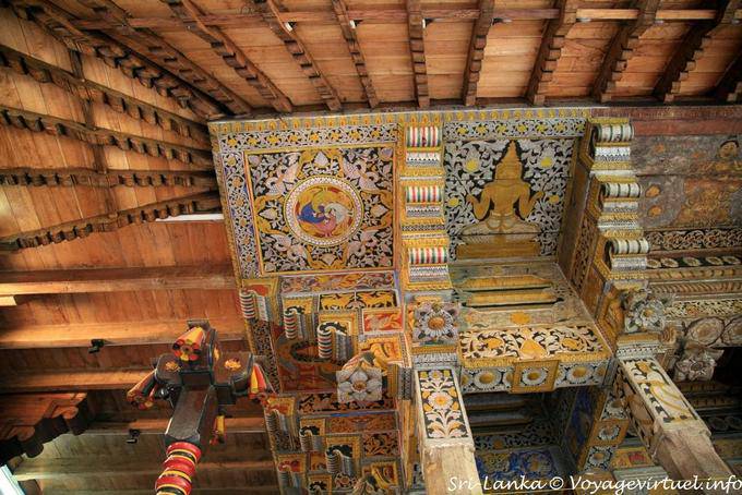 Painted ceiling and architecture of the Temple of the Tooth, Dalada Maligawa, Kandy - Sri Lanka Ceylon