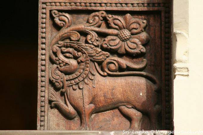 Lion in the flower carved on a door, Dalada Maligawa, Kandy - Sri Lanka Ceylon