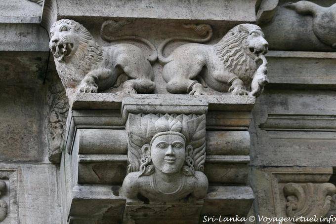 Carved lions Couple, Temple of the Tooth of Buddha, Kandy - Sri Lanka Ceylon