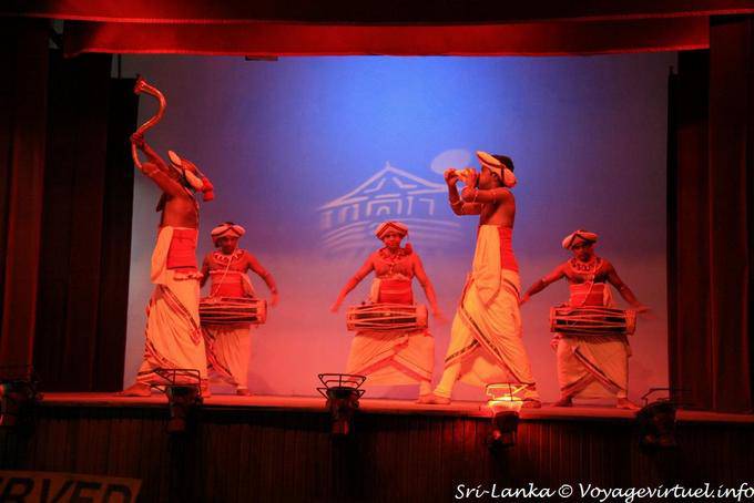 Band of musicians with conch and sringa Gata Bera Kandy - Sri Lanka Ceylon