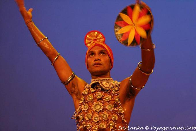 Gestures and costume dancer of the High Country, Kandy - Sri Lanka Ceylon