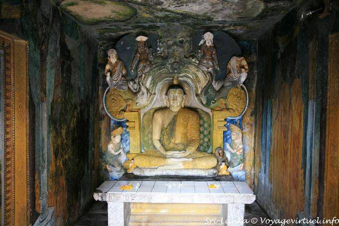Annex Dagoba, Buddha image, Gadaladeniya Temple, Kandy - Sri Lanka Ceylon