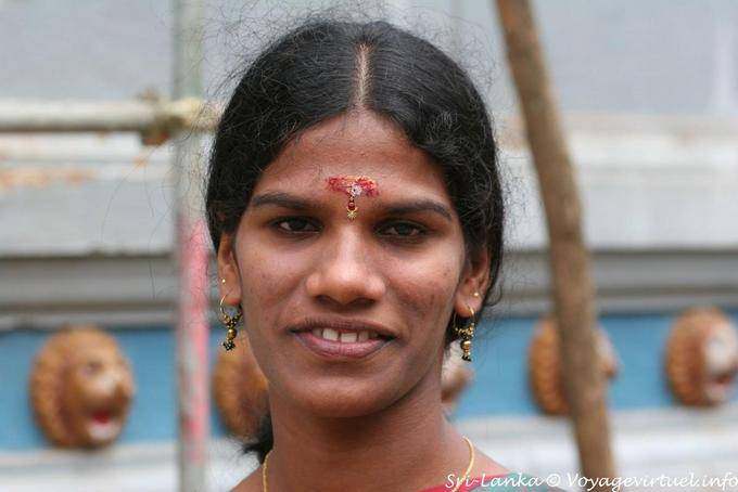 Young woman with bindi adorned with a jewel, Hindu temple Matale - Sri Lanka Ceylon