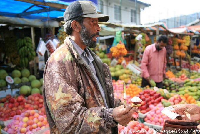Proposal for a taste rambutan, Market Nuwara Eliya - Sri Lanka Ceylon