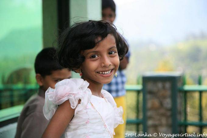 Portrait of a Sri Lankan girl, Glenloch Factory, Katukitula - Sri Lanka Ceylon