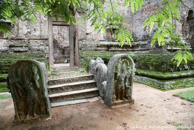 Alahana Parivena, temple entrance, Polonnaruwa - Sri Lanka Ceylon