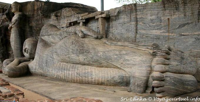 Reclining Buddha statue - 46 feet in lenght, Kalu Gal Vihara, Polonnaruwa - Sri Lanka Ceylon