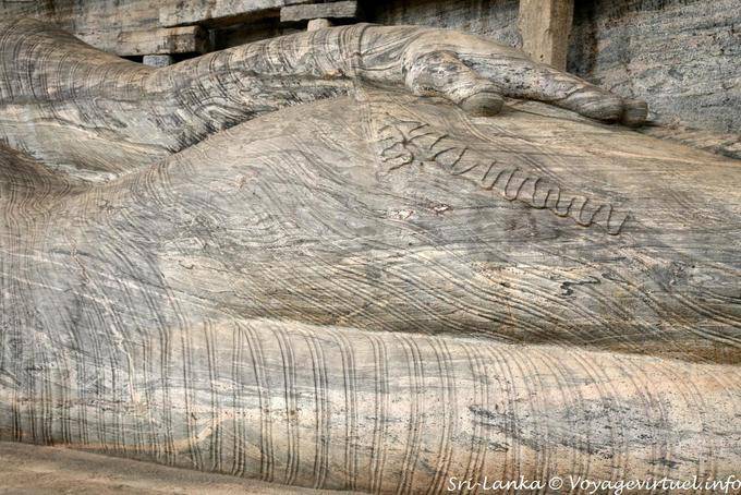 The hand of the reclining Buddha parinirvana, Gal Vihara, Polonnaruwa - Sri Lanka Ceylon