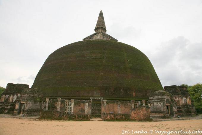Terrace and Vahalkadas the largest stupa in Polonnaruwa, Rankot Vihara - Sri Lanka Ceylon