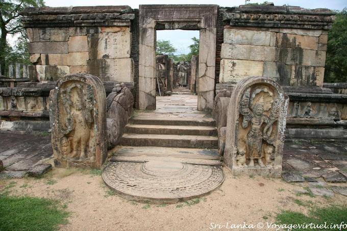 Outside the Hatadage, Terrace of the Tooth, Polonnaruwa - Sri Lanka Ceylon