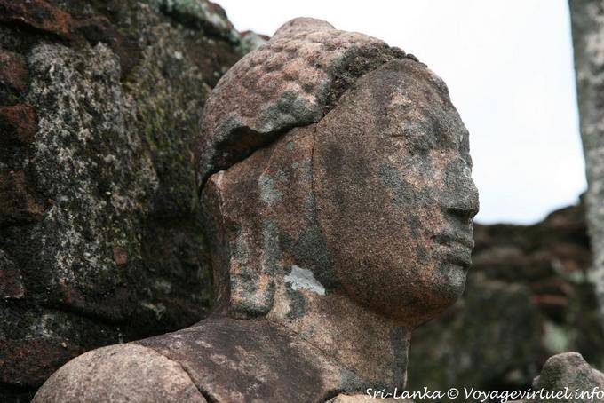 Close-up on the profile of one of the statues of Hatadage, Polonnaruwa - Sri Lanka Ceylon
