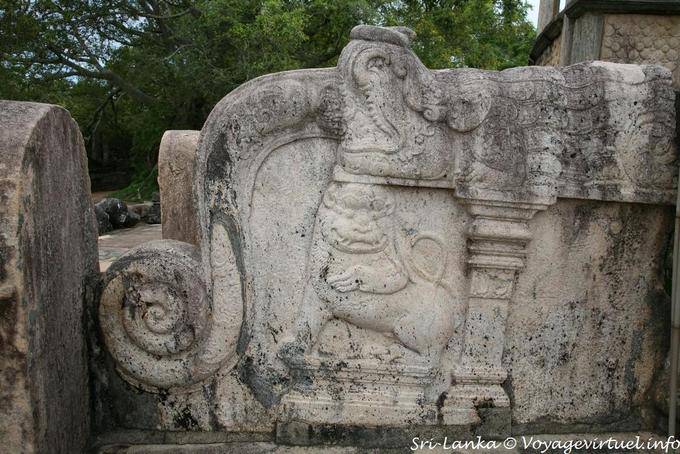 Lion decoration in Polonnaruwa Vatadage entering - Sri Lanka Ceylon