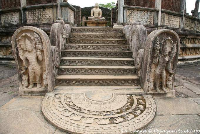 One of the four entries Vatadage, Polonnaruwa - Sri Lanka Ceylon