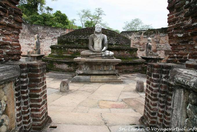 Three of the four Buddhas seated on the second terrace, Vatadage, Polonnaruwa - Sri Lanka Ceylon