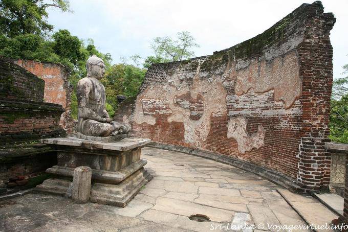 Other Buddha in Dhyāna mudrā, Vatadage, Polonnaruwa Terrace of the Tooth - Sri Lanka Ceylon