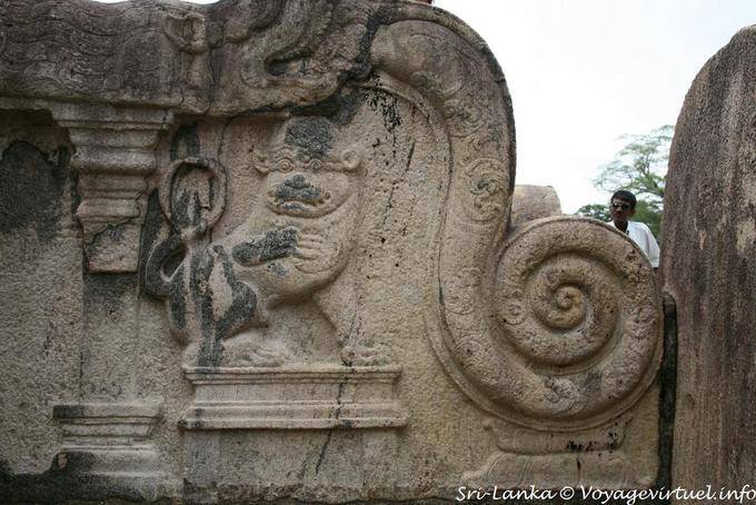 Funny lion on the banister of Vatadage Temple, Polonnaruwa - Sri Lanka Ceylon
