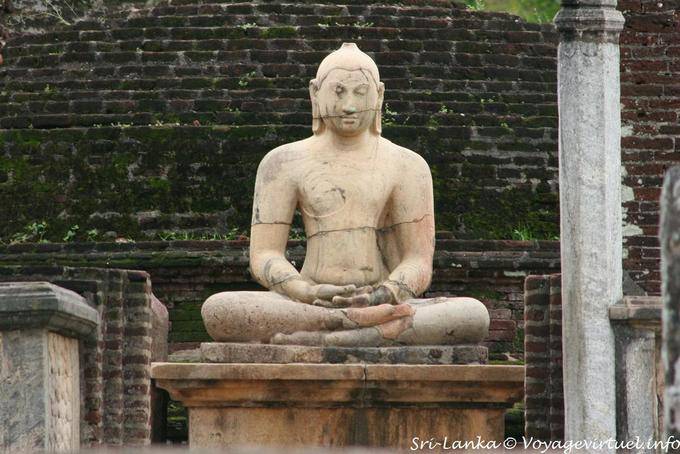 Buddha lotus in front of the stupa inside the Vatadage, Polonnaruwa - Sri Lanka Ceylon