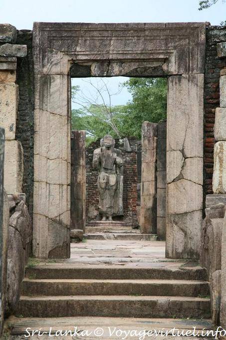 Introduction by stone framing, Hatadage Temple, Polonnaruwa - Sri Lanka Ceylon