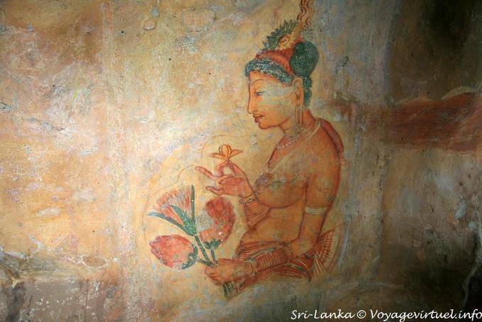 Demoiselle profile with a bouquet of flowers, Sigiriya - Sri Lanka Ceylon
