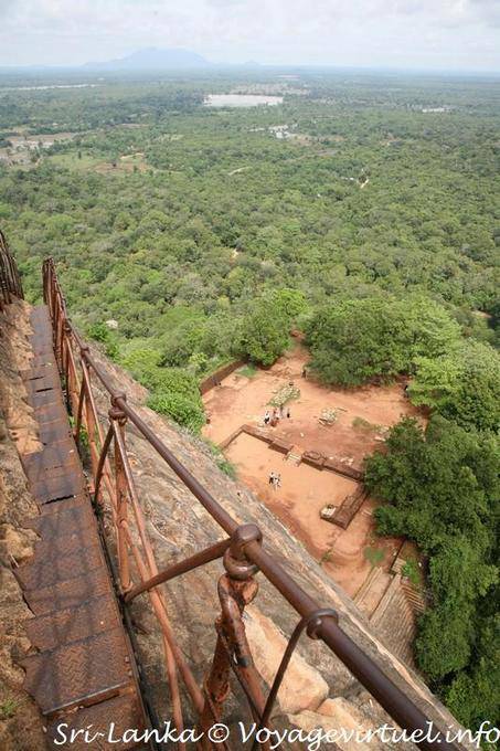 The steps vertigo, 1232 stairs to reach the top, Sigiriya - Sri Lanka Ceylon