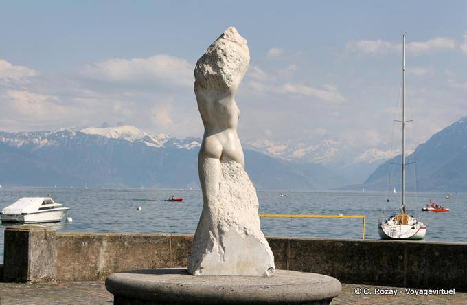 Marble naked facing the lake, Ouchy - Switzerland