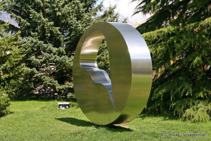 Martigny, Gianadda foundation work of Jean Arp, Wheel Oriflamme - Switzerland