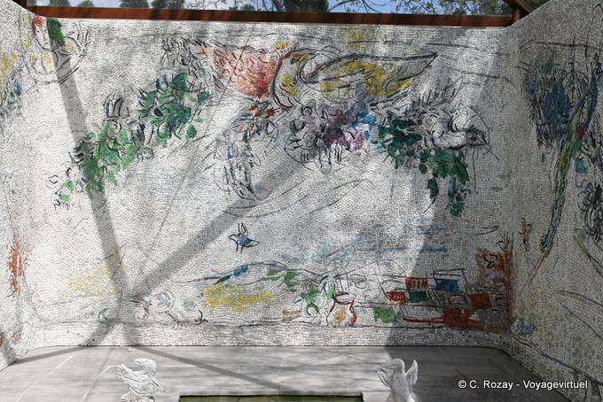 Martigny, Gianadda, another view of the Court, Chagall - Switzerland