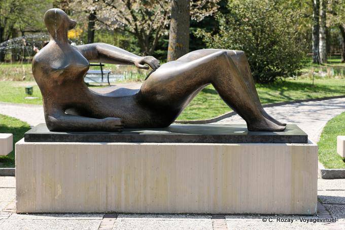 Overview of Reclining figure, Henry Moore, Gianadda Foundation, Martigny - Switzerland