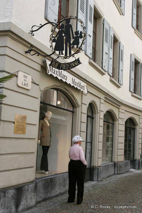Shopping in the rue du Lac, Vevey - Switzerland