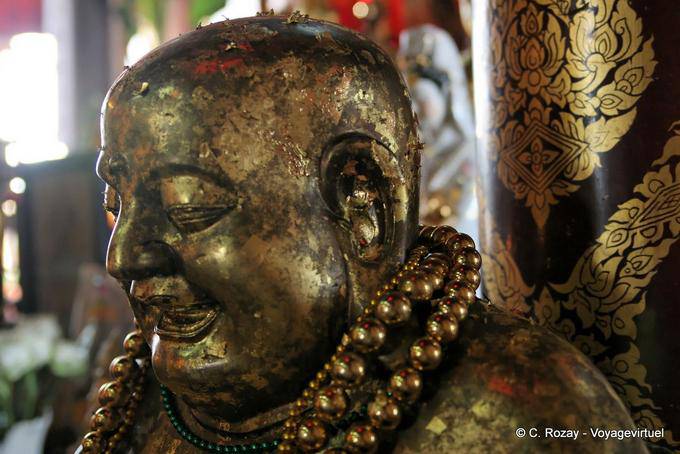 Big gold Buddha, Wat Choeng Phanan, Ayutthaya - Thailand