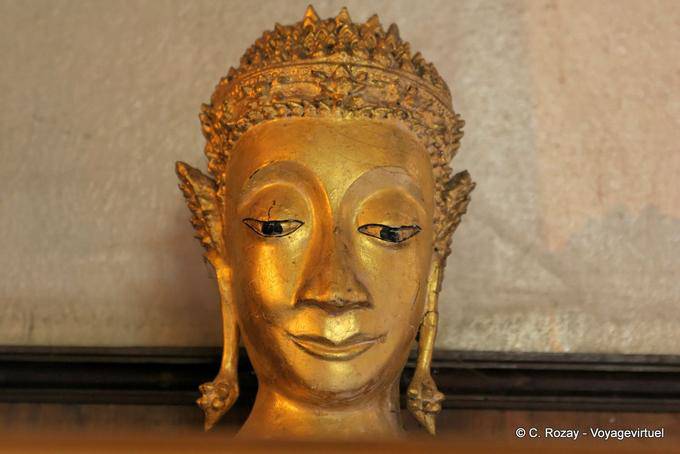 Atypical Buddha head, Wat Choeng Phanan, Ayutthaya - Thailand