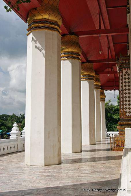 Majestic columns, Wat Phra Sri Samphet, Ayutthaya - Thailand