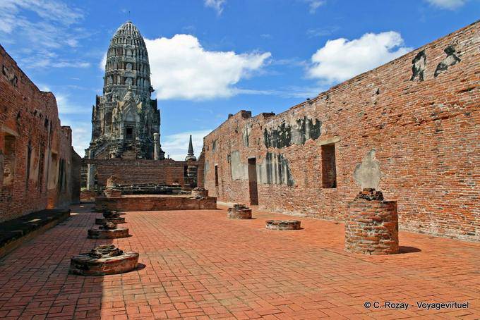 Inside the Ubosot and Prang (Wat Ratchaburana), Wat Raj Burana, Ayutthaya - Thailand