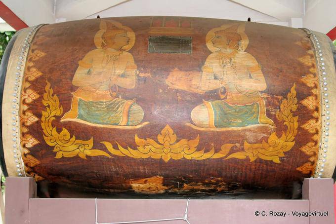 Painting on the drum of the temple Wat Yai Chai Mongkol, Ayutthaya - Thailand