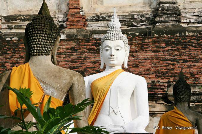 Face-to-face Buddhist, Wat Yai Chai Mongkol, Ayutthaya - Thailand