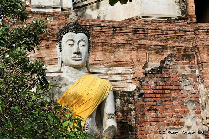 Draped Buddha, Wat Yai Chai Mongkol, Ayutthaya - Thailand