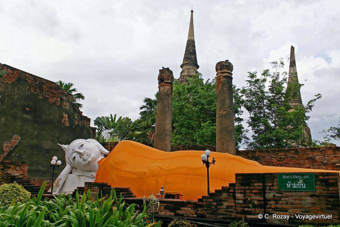 Reclining Buddha, Wat Yai Chai Mongkol, Ayutthaya - Thailand