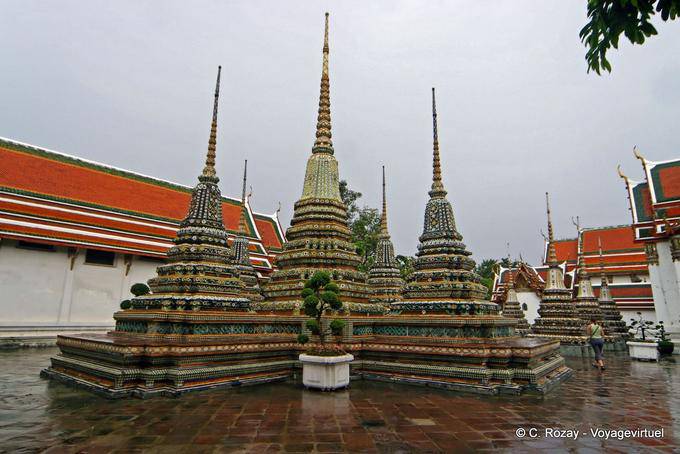 Ratanakosin style chedi, Wat Pho, Bangkok - Thailand