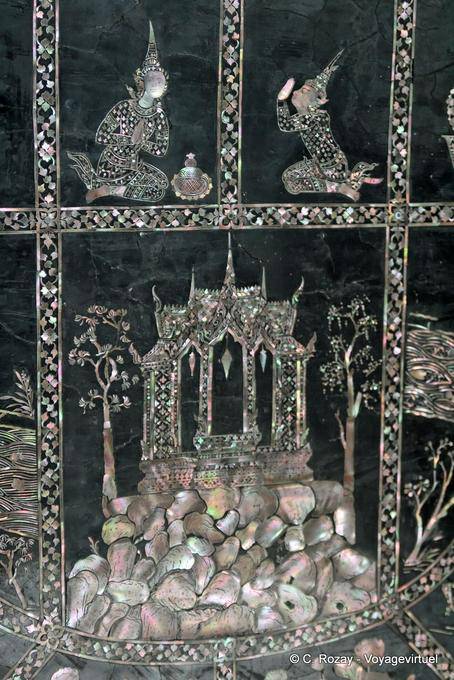 Decorative pearl, Wat Pho (Wat Phra Chettuphon), Bangkok - Thailand