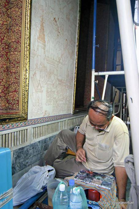 Art restorer, Wat Pho (Wat Phra Chettuphon), Bangkok - Thailand