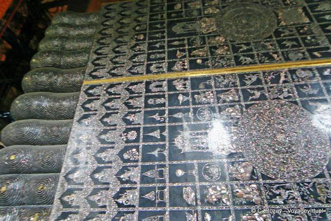 Details of the foot of the Reclining Buddha, Wat Pho, Bangkok - Thailand
