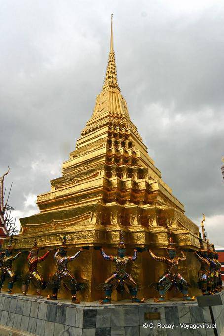 Golden Chedi, Wat Phra Kaew, Bangkok - Thailand