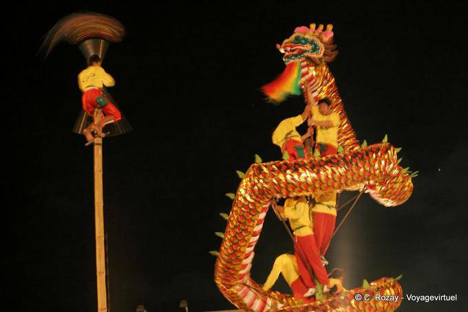 Acrobatics Loi Krathong festival in Chiang Mai - Thailand