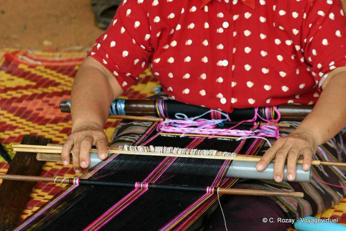 Work on loom, Chiang Mai - Thailand