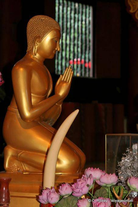 Prayerfully, Wat Chedi Luang, Chiang Mai - Thailand