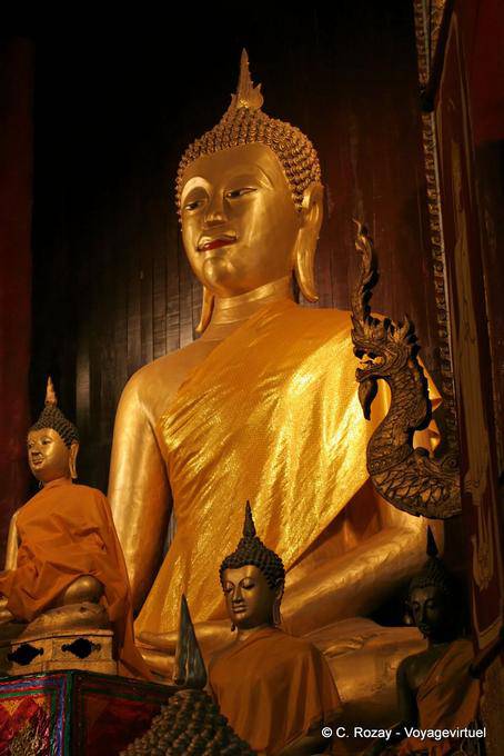 Golden Buddha, Wat Chedi Luang, Chiang Mai - Thailand